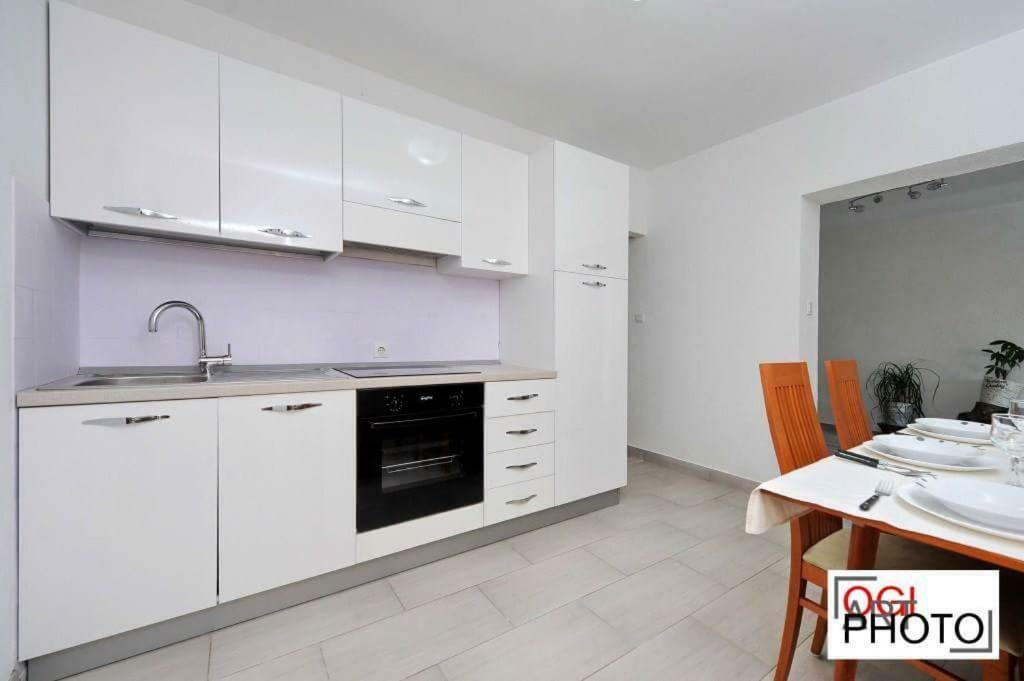 Apartments Marcela สตารีกราด ภายนอก รูปภาพ